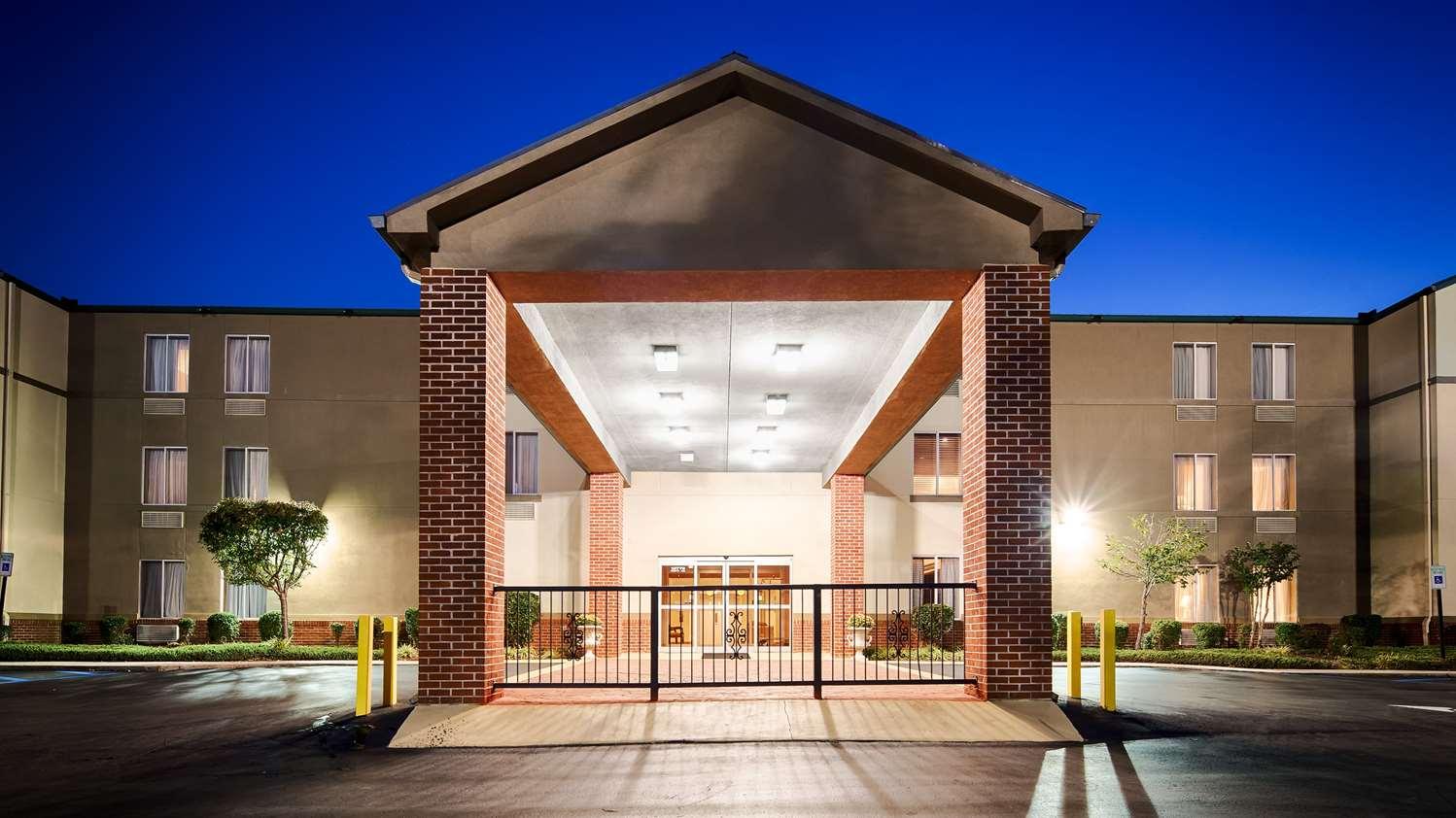 拉塞尔维尔套房贝斯特韦斯特酒店 Russellville 外观 照片